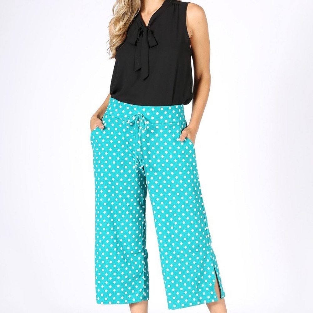Cropped high waist pants, relaxed fit, pockets, wide legs